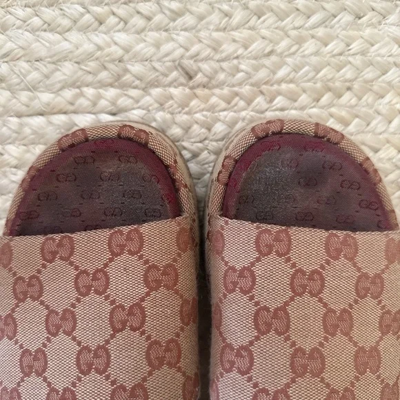 Gucci Women's Slide Sandals - Picture 5 of 6